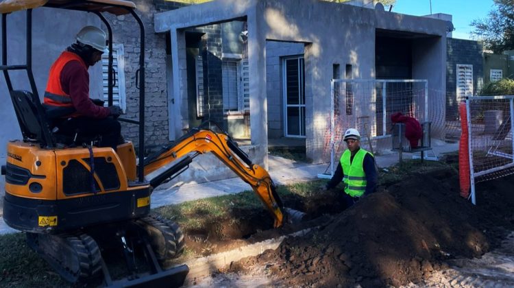 Avanza la obra de gas natural en los barrios Los Fresnos y Virgen de Fátima de Juana Koslay