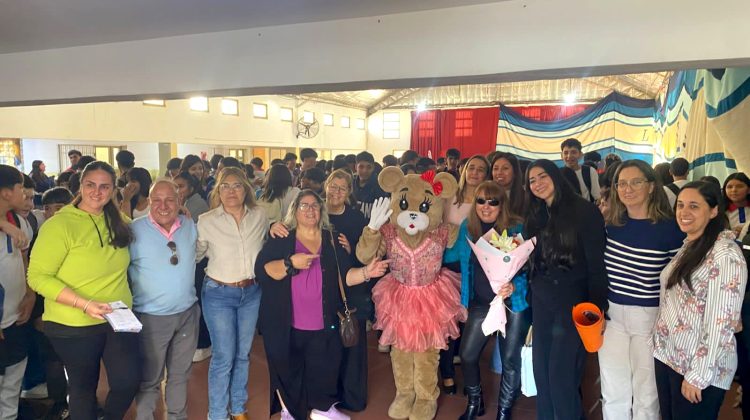 La Escuela Técnica N°10 celebró la jubilación de dos profesoras que dejaron una huella imborrable
