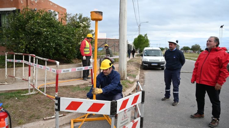 La red de gas natural se extendió a otros 408 hogares del barrio Serranías Puntanas