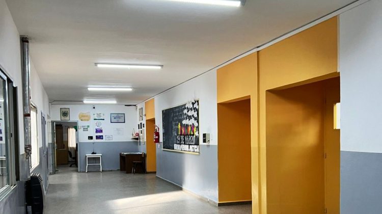 La ampliación de la Escuela ‘Juan Manuel de Rosas’ suma avances en mampostería e instalaciones