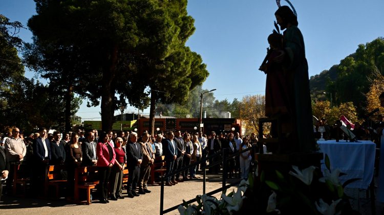 El Gobernador participó de la misa y procesión por el Día del Trabajador en Villa de la Quebrada
