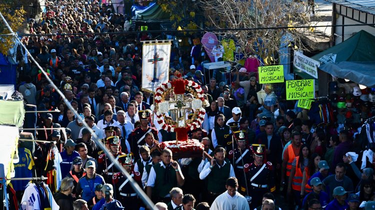 La fe en el Cristo llevó a más de 180 mil creyentes a la Villa de la Quebrada