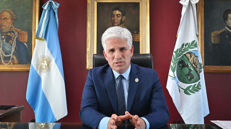 El Gobernador le pidió la renuncia a todo el gabinete