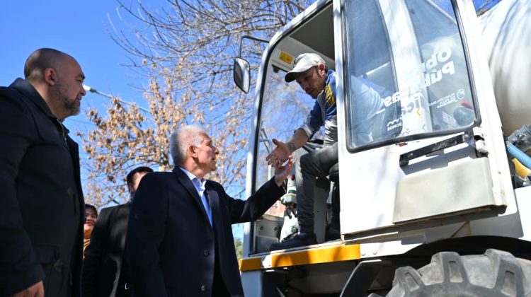 La Provincia y el Municipio avanzan con una nueva etapa de repavimentación en el barrio La Rioja