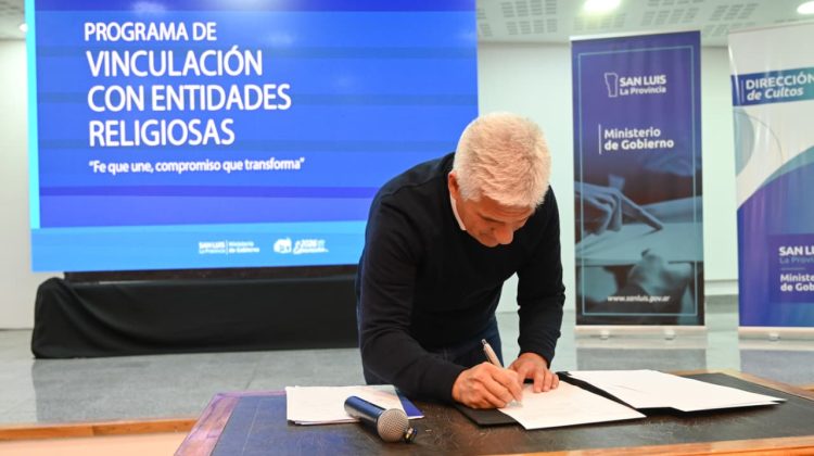 El Gobernador firmó un decreto para la creación del Registro de Personas Jurídicas Religiosas