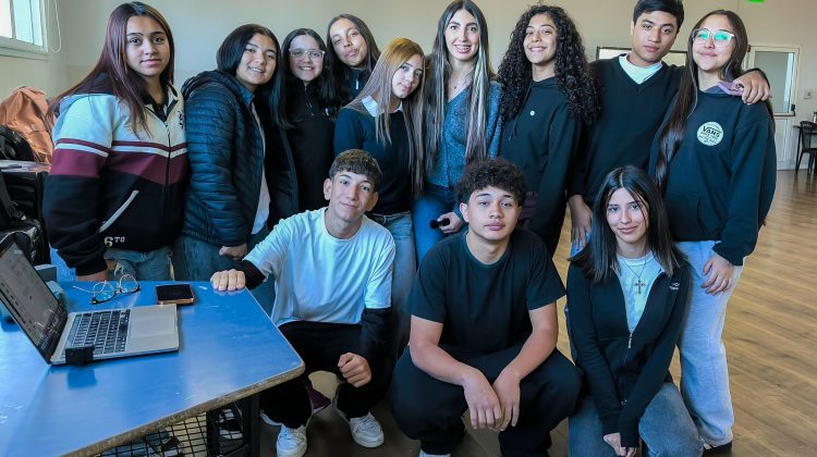 Alumnos de la escuela ‘Carlos Juan Rodríguez’ terminaron una capacitación sobre streaming