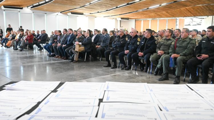Poggi entregó los certificados de la capacitación federal sobre investigación de narcocriminalidad