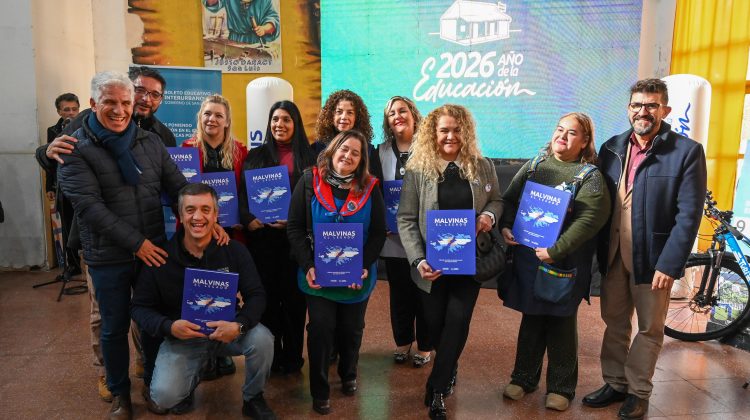 Nueve escuelas de Justo Daract ya cuentan con un ejemplar de ‘Malvinas, El Legado’