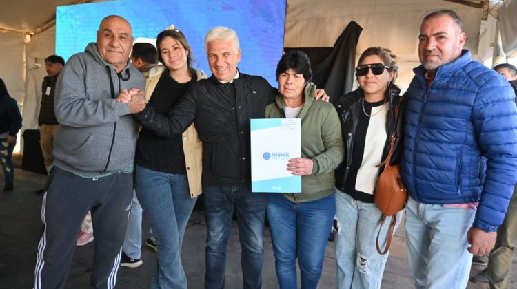 El Gobernador informó que el 21 de noviembre entregará 150 viviendas en la ciudad de San Luis