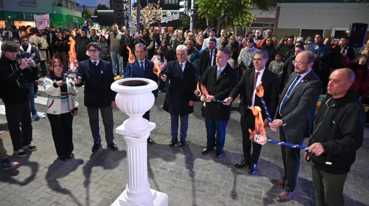 Poggi acompañó la 110° Procesión Cívica de la Escuela Normal
