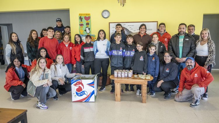 Estudiantes de Gen Z y Mater Terra visitaron Equinoterapia y entregaron regalos reciclados