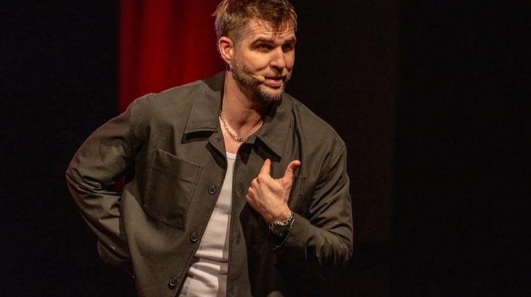 El humorista Juampi González subirá a escena con su nuevo unipersonal