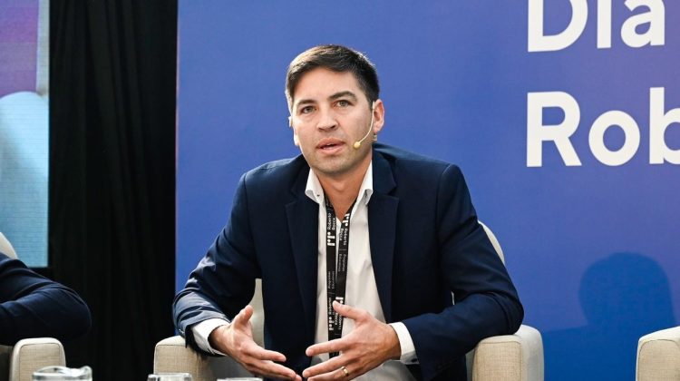 El ministro Araujo fue invitado a exponer sobre las políticas educativas de San Luis