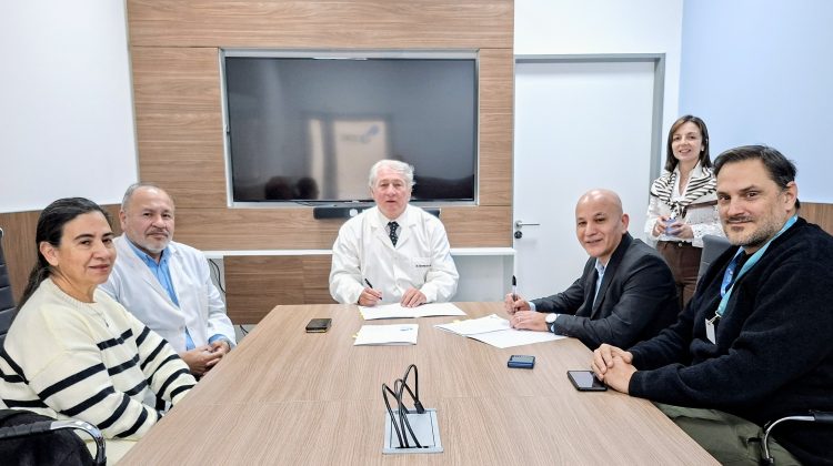 El Hospital ‘Carrillo’ firmó un acta acuerdo con la ULP para prácticas en informática médica