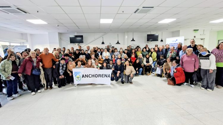 Más de 100 abuelos participaron de una nueva jornada de “Grandes Amigos Salud”