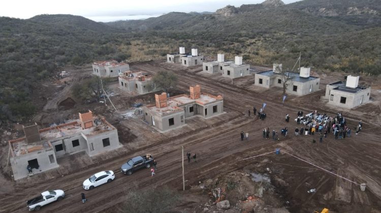 “Gracias al Gobernador especialmente, por darme la posibilidad de tener mi casa”