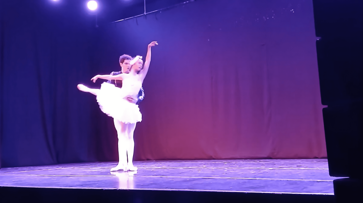 Buenos Aires Ballet deslumbró al público en el teatro del Complejo Molino Fénix