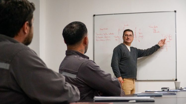 La UPrO dicta una capacitación especializada al personal técnico de Edesal