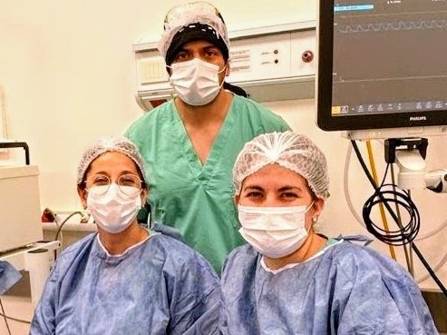 Realizaron el primer recubrimiento corneal con membrana amniótica en el Hospital Central