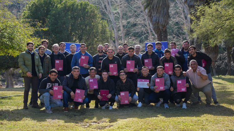 La UPrO dictó una capacitación intensiva en electricidad industrial al personal de Globoaves