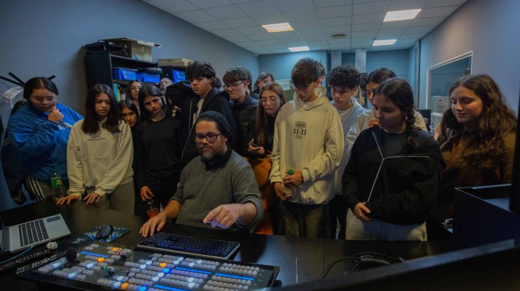 Alumnos de una escuela de Mendoza vivieron su primera experiencia en un estudio de TV