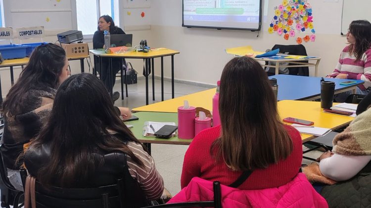 Más de 80 docentes incorporan herramientas ambientales para aplicar en las aulas