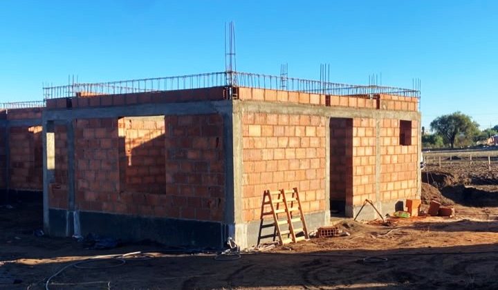 Las nuevas viviendas de Nogolí y Villa de Quebrada alcanzaron una etapa clave