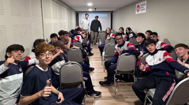 Estudiantes del Instituto Santa Catalina se sumergieron en el mundo de la IA