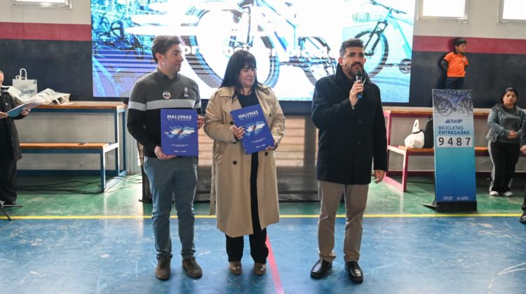 Más escuelas suman el libro ‘Malvinas, El Legado’ a sus bibliotecas