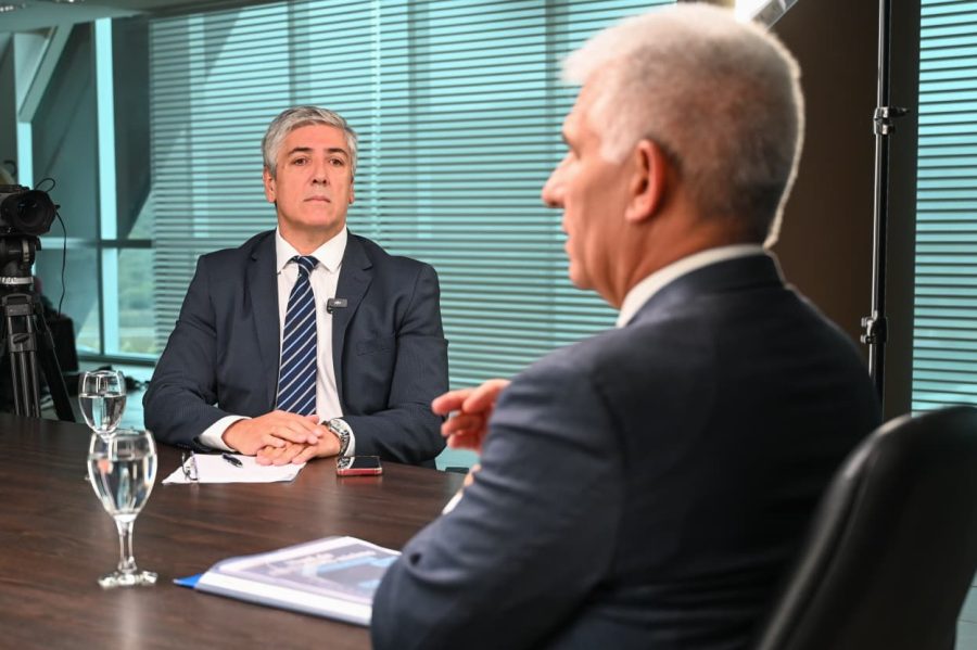Poggi anunci&oacute; un nuevo r&eacute;gimen para atraer inversiones y defendi&oacute; su modelo de gesti&oacute;n basado en educaci&oacute;n y empleo