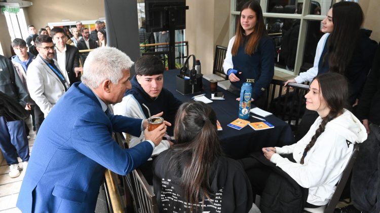 Poggi participó de la 2° Jornada de CLIP, habló con los estudiantes y dejó una reflexión sobre la IA