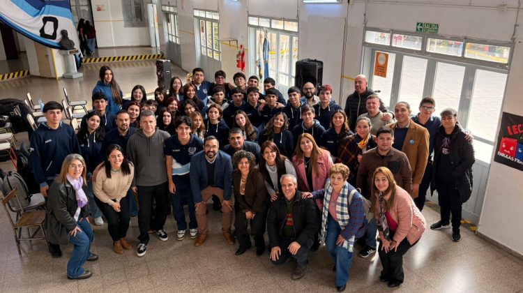 Educación y turismo: fortalecen la formación de los jóvenes y reconocen proyectos innovadores