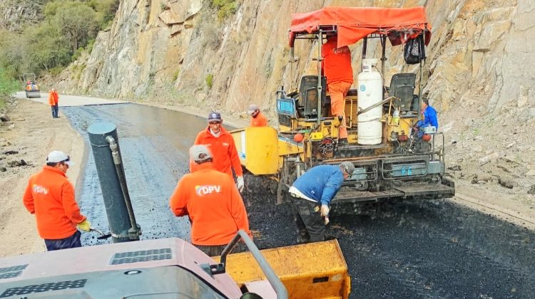 La Provincia reconstruyó sectores dañados de la ruta que une Nogolí con Río Grande