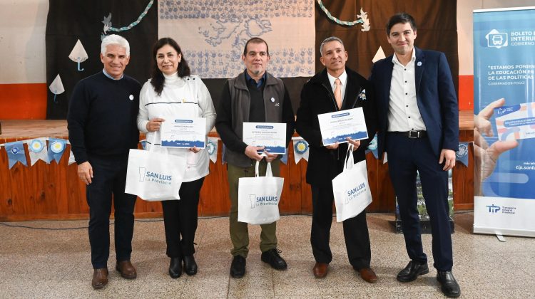 Reconocieron a directivos que accedieron a sus cargos por concurso jerárquico