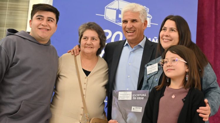 Más familias de Villa Mercedes consolidaron la titularidad de sus hogares