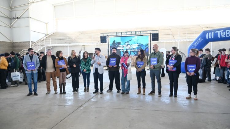 El Gobierno acercó la memoria de 79 veteranos a siete escuelas de la Villa de Merlo