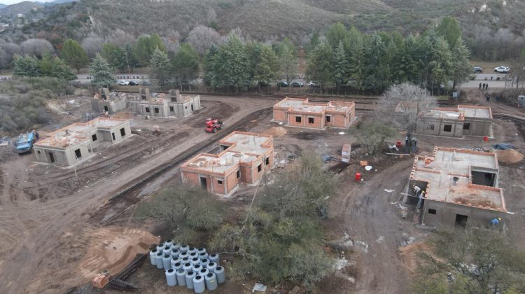 El Gobernador les trajo certezas a 54 preadjudicatarios de viviendas sociales