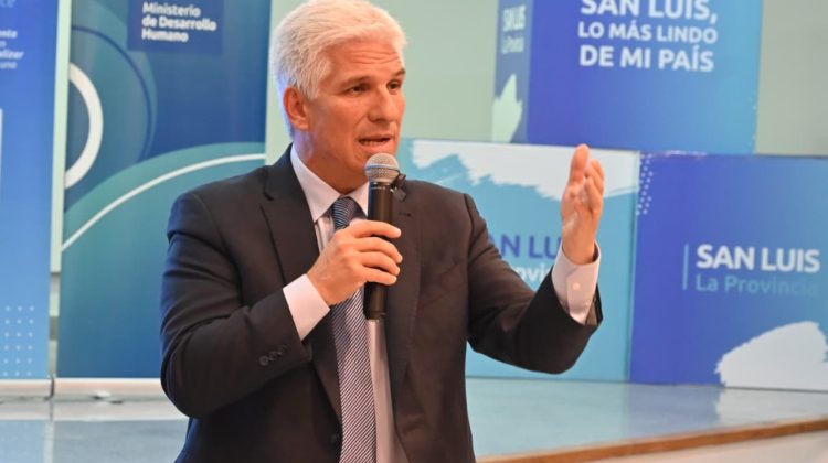Poggi: “Estamos relanzando políticas que miran el futuro”