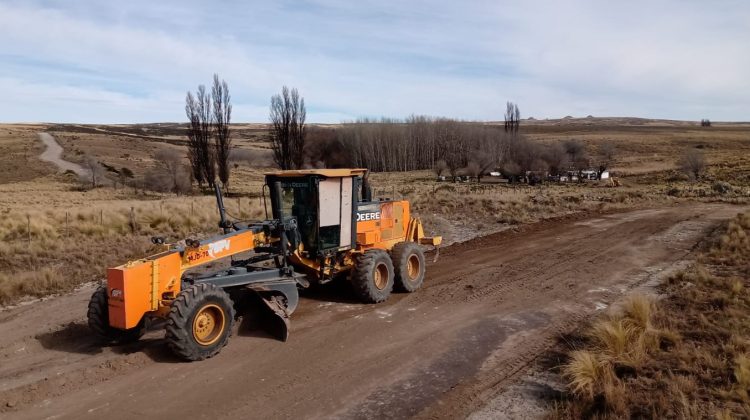 Realizaron tareas de mantenimiento en caminos no pavimentados de cuatro departamentos 