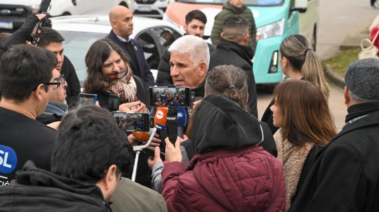 El gobernador habló sobre obras públicas, alarmas vecinales, emprendedores y seguridad