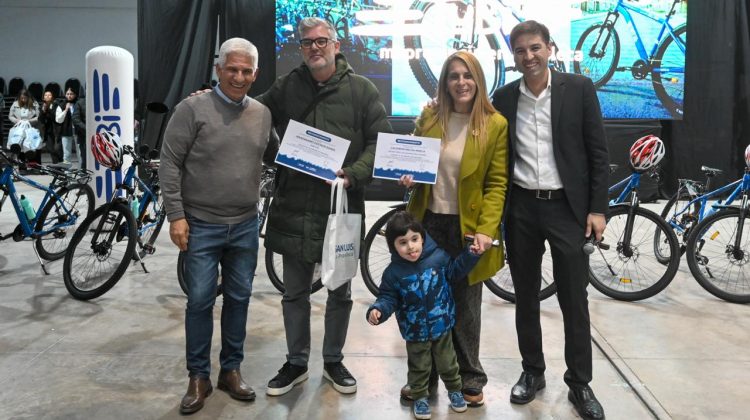 El Gobierno reconoció a los directivos del Colegio N°40 ‘Héroes de Malvinas’ de La Punta
