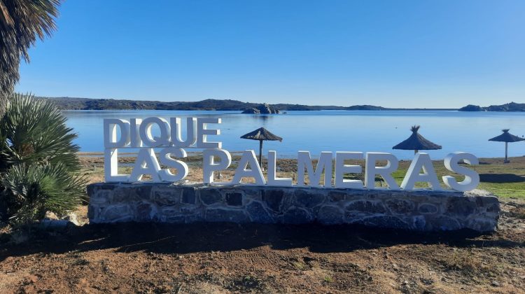 El dique Las Palmeras potencia su señalética informativa y de seguridad