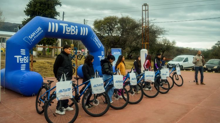 Entregaron 23 TuBi en 11 escuelas de parajes de Belgrano y Pueyrredón