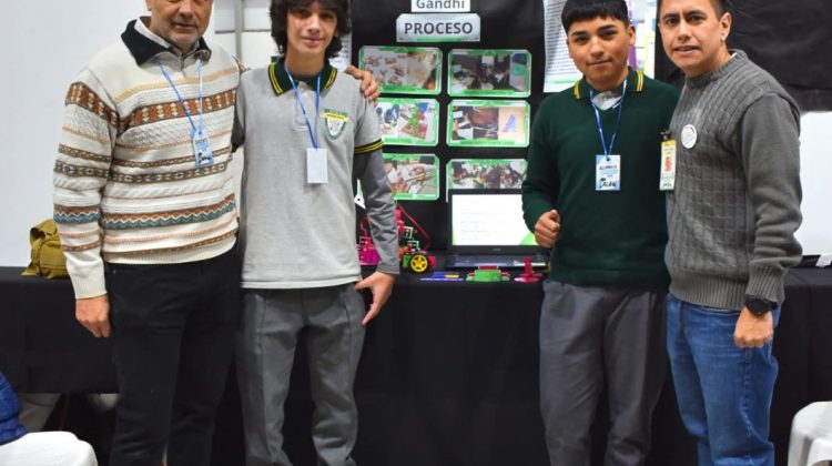 Estudiantes de la Escuela ‘Mahatma Gandhi’ crearon un kit tecnológico para nivel Inicial 