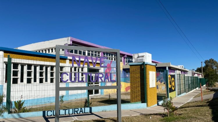 La Nave Cultural se pinta de celeste y blanco para vivir un Mundial de las Artes