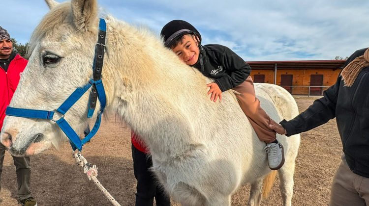 Los pequeños de la ENI Nº14 visitaron la Escuela Provincial de Equinoterapia