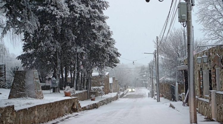 La nieve regaló postales de película en las sierras de San Luis