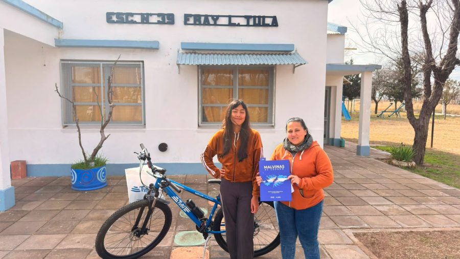 ESCUELA N° 39 “FRAY LUIS TULA”, docente LOPEZ PIATTI MARIA ANDREA, localidad LIBORIO LUNA ESCUELA N° 44 “ABRAHAM JOFRÉ”, coordinadora ANABELLA GORISEK, localidad CORONEL ALZOGARAY ESCUELA N° 374 “GOBIERNO DE SAN LUIS”, docente OJEDA DILAN, localidad DIQUE VULPIANI (V. M) ESCUELA N° 321 “INGENIERO AVIADOR EDUARDO BRADLEY”, representante OGAS ERIC DAVID, localidad EL FORTÍN ESCUELA N° 210 “GENERAL PEDERNERA”, profesora SOSNOWSKI NANCY LETICIA, localidad LA ESQUINA