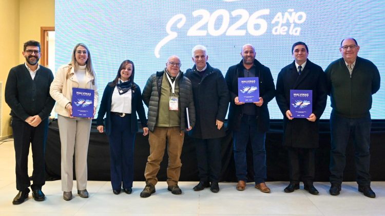 Cooperativas de toda la provincia recibieron el libro ‘Malvinas, el legado’