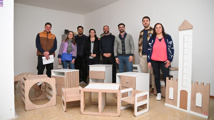 La UPrO entregó mobiliario y juegos Montessori al Hospital de Justo Daract